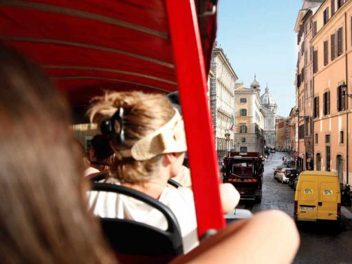 Rome Hop-on/Hop-off Double Decker Bus Tour plus Skip-the-Line Colosseum Entry 